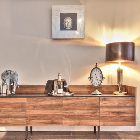 The Mews Boutique Deluxe Apartments, Sleep 2-6 People , Central Location, Free Parking Windermere Eksteriør bilde