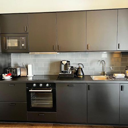 The Mews Boutique Deluxe Apartments, Sleep 2-6 People , Central Location, Free Parking Windermere Eksteriør bilde