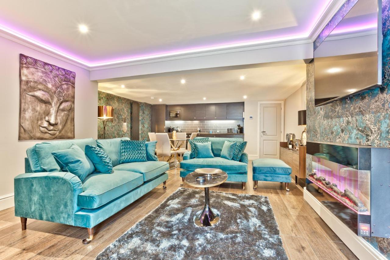 The Mews Boutique Deluxe Apartments, Sleep 2-6 People , Central Location, Free Parking Windermere Eksteriør bilde