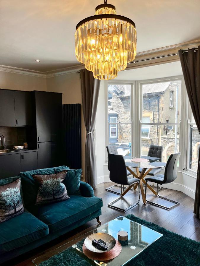 The Mews Boutique Deluxe Apartments, Sleep 2-6 People , Central Location, Free Parking Windermere Eksteriør bilde