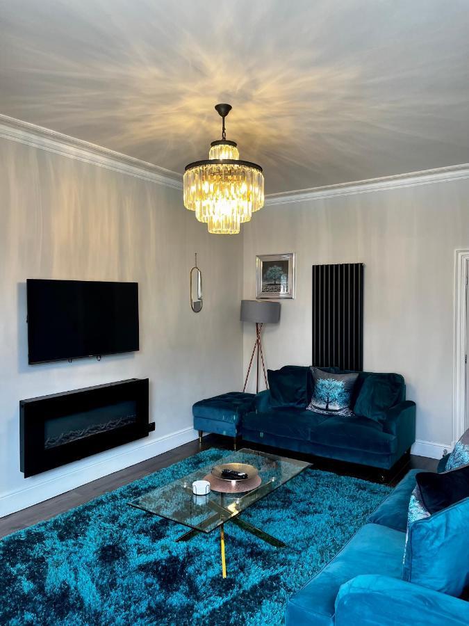 The Mews Boutique Deluxe Apartments, Sleep 2-6 People , Central Location, Free Parking Windermere Eksteriør bilde